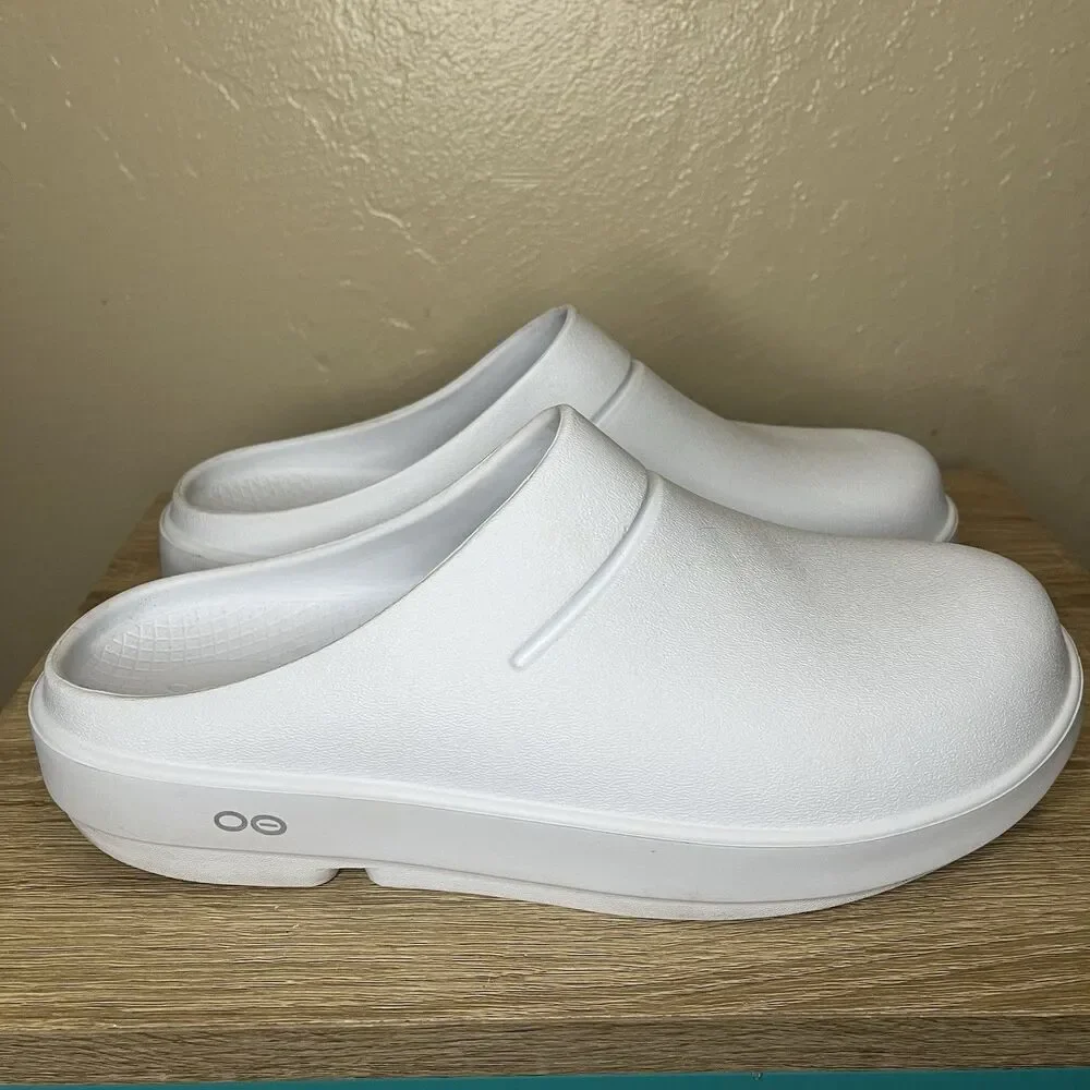 Oofos OOCloog Luxe White Recovery Clogs Unisex Mens 7 Womens 9 Comfort Mules